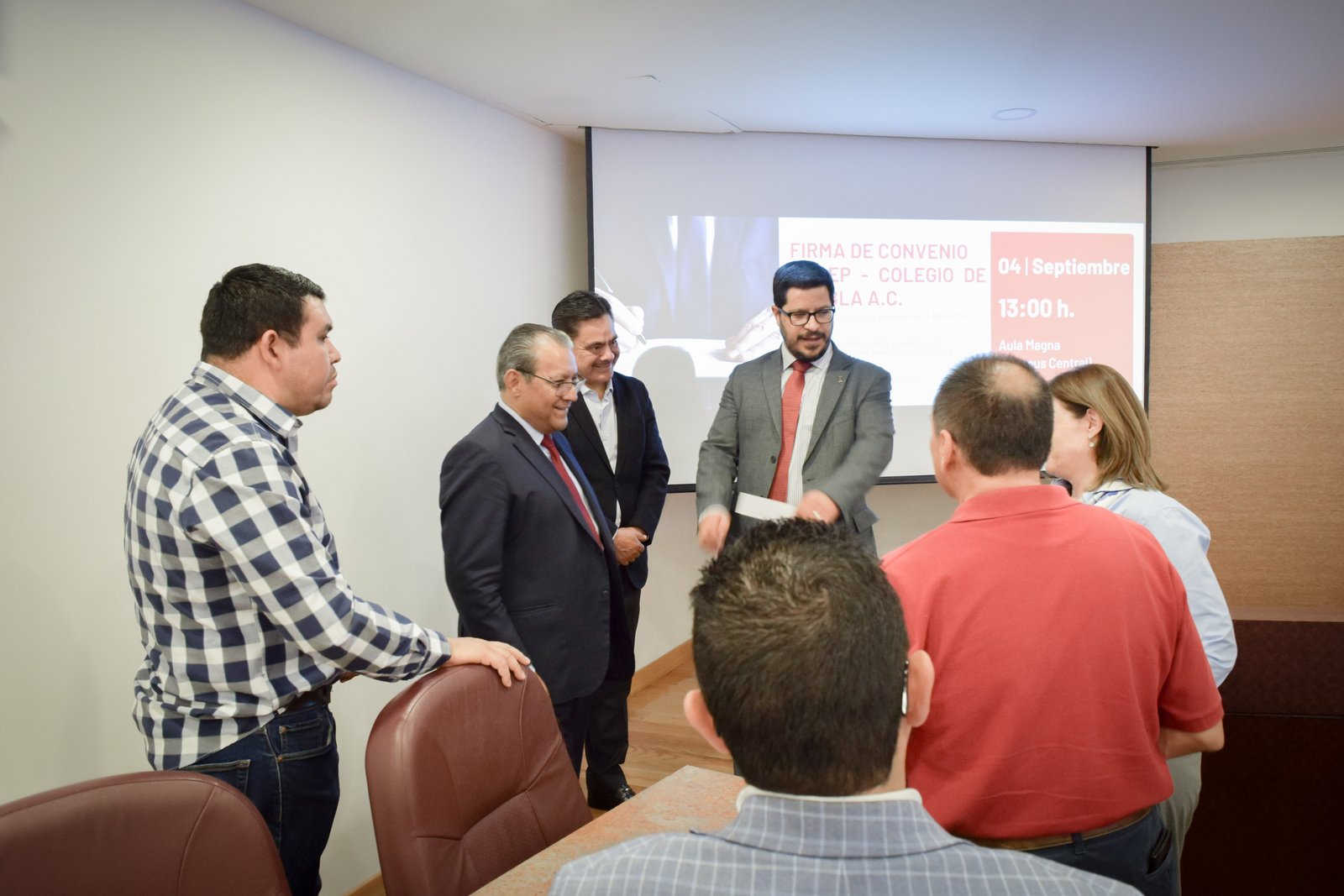 Fotografía de Firman convenio de colaboración El Colegio de Puebla y la UPAEP