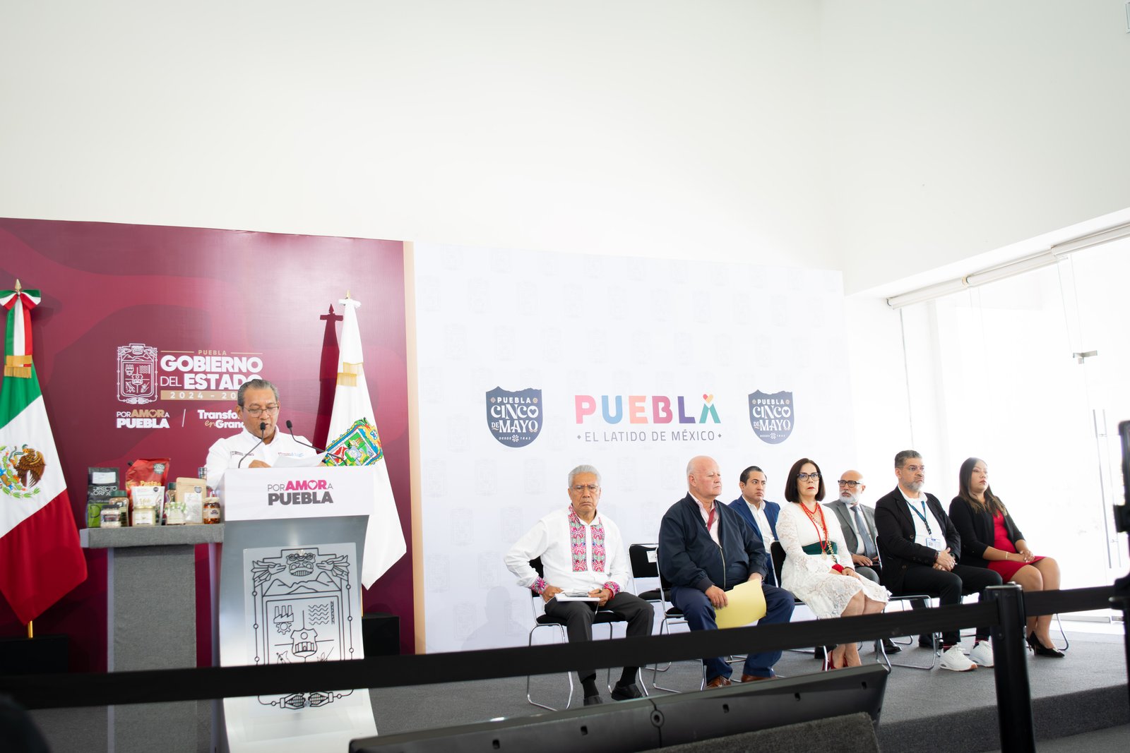 Fotografía de Presenta El Colegio de Puebla Compendio de Soluciones Bioeconómicas en La Mañanera y Armenta Contigo